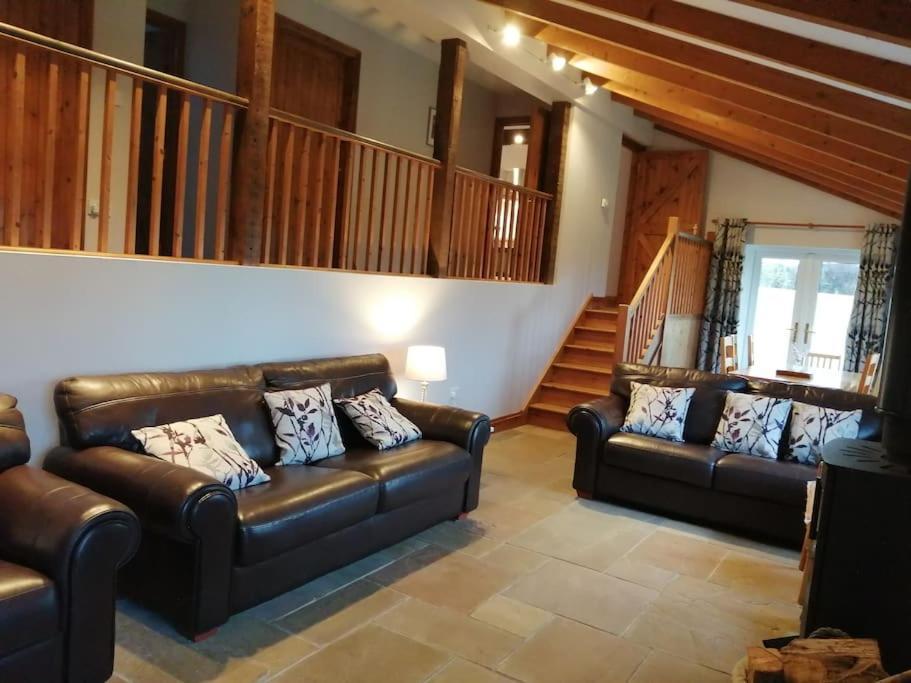 The Barn. Apartment คาร์มาเทน ภายนอก รูปภาพ