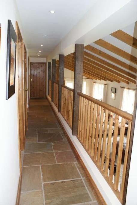 The Barn. Apartment คาร์มาเทน ภายนอก รูปภาพ